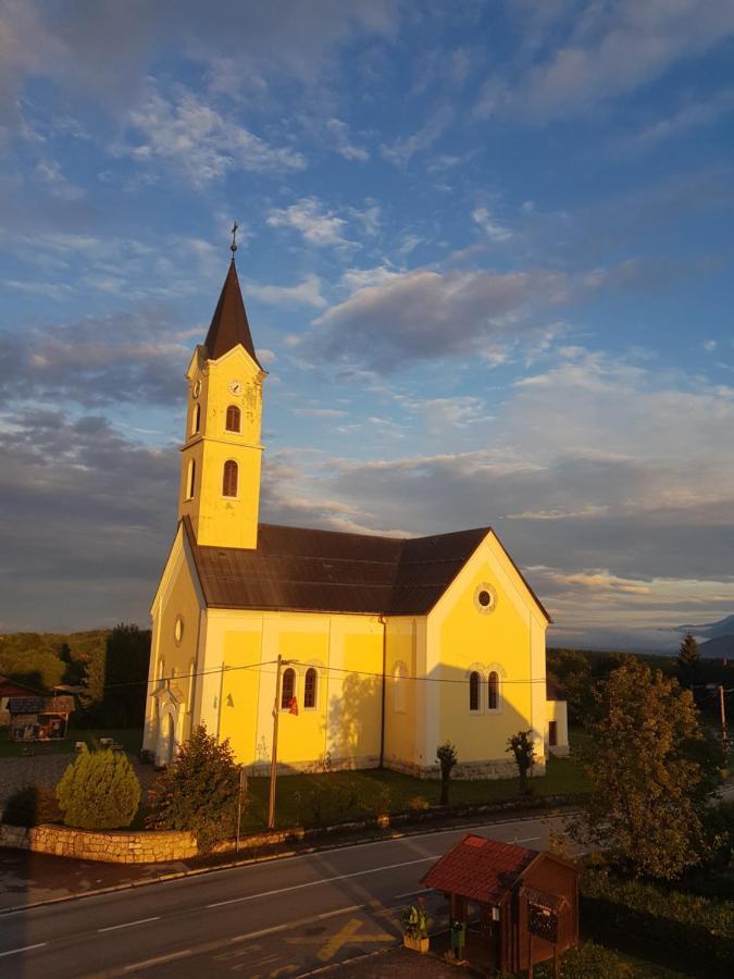 Accommodation "Old Town Dreznik" Rakovica Luaran gambar