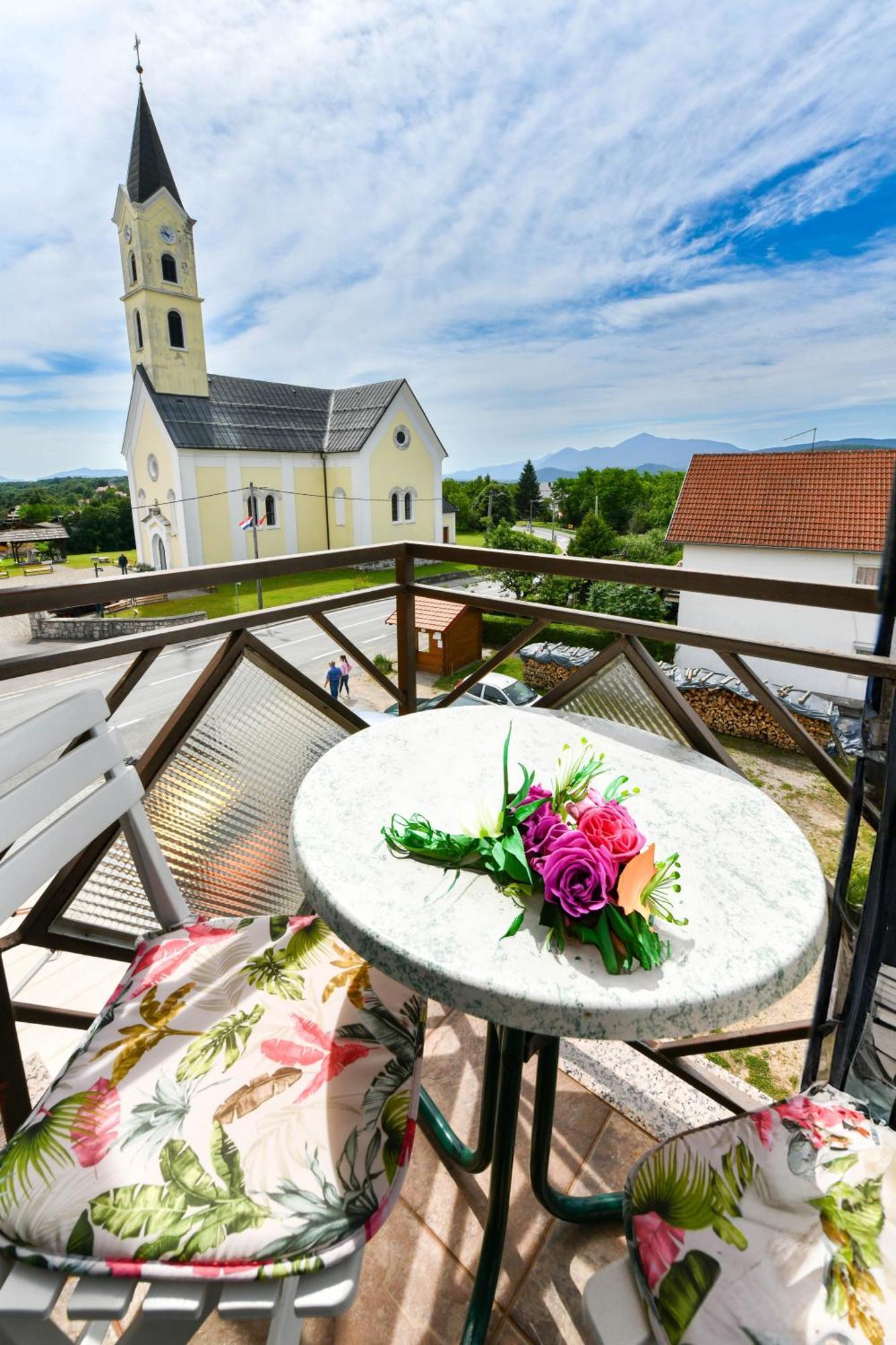 Accommodation "Old Town Dreznik" Rakovica Luaran gambar